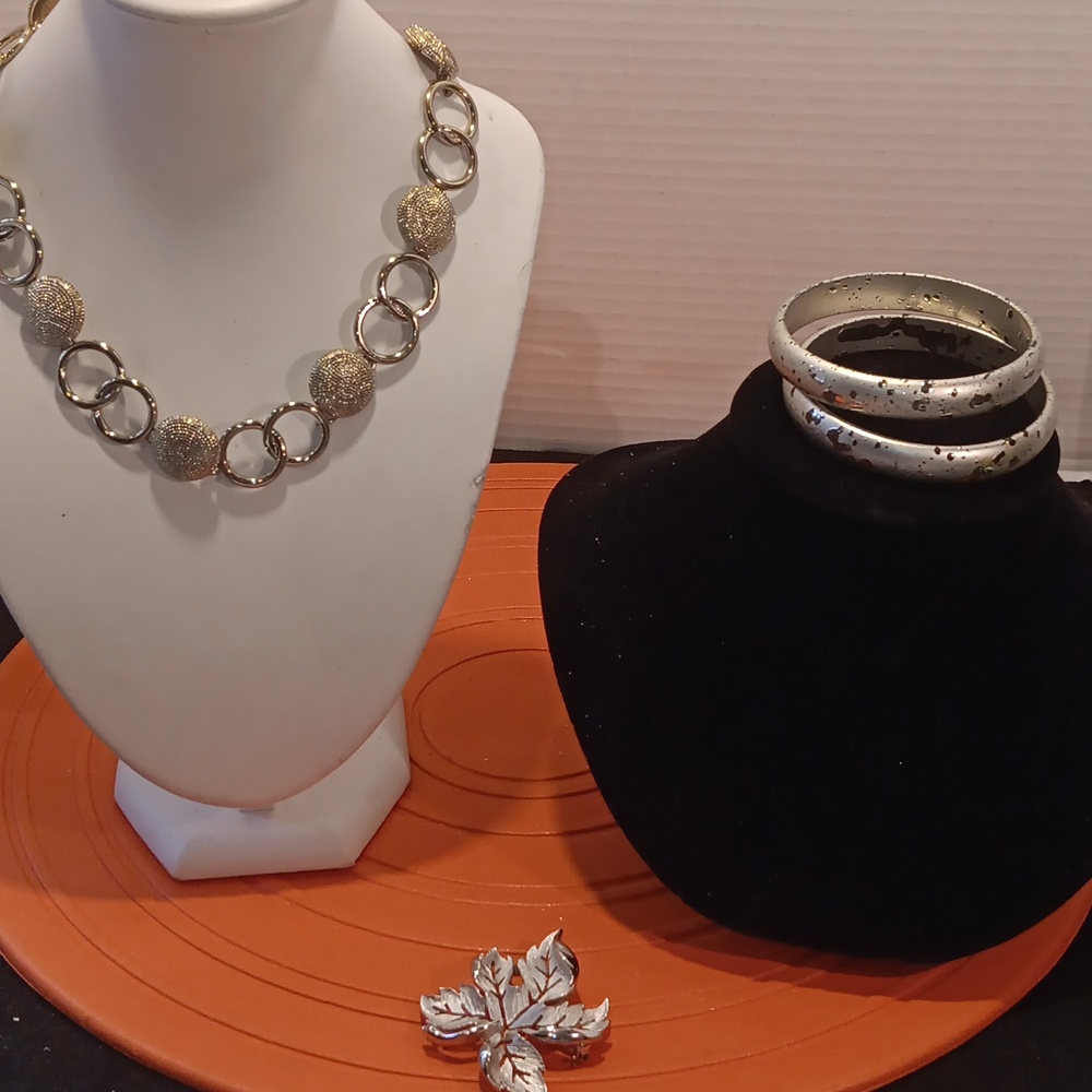 Necklace set